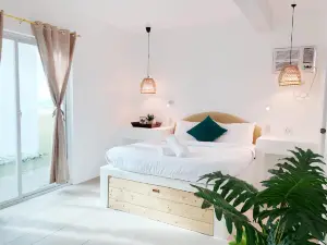 Sundowners Beach Villas Zambales