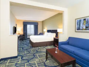 Holiday Inn Express & Suites Easton