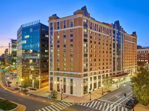 เอ็มบาสซีสวีทส์ บายฮิลตัน วอชิงตันดีซี – ศูนย์การประชุม