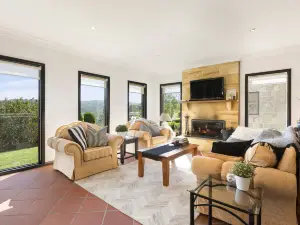 Holiday Shacks - Sandstone Estate Red Hill (Archived)