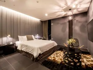 Hotel the May