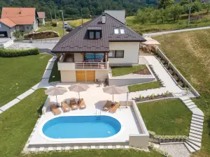Nice Home in Starjak with 4 Bedrooms, Wifi and Outdoor Swimming Pool