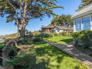 Elk Cove Inn & Spa