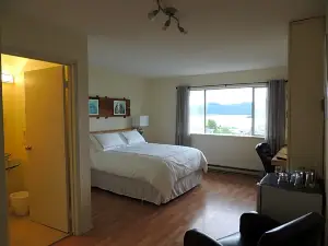 Misty Harbour Inn