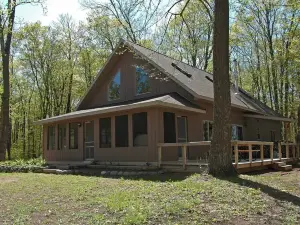 Taylor Lake Point 3 Bedroom Hotel Room by RedAwning