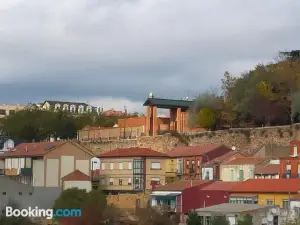 Apartamento Shenzhen en Astorga Camino de Santiago Cochera Bicis