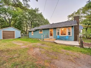 East Tawas Cabin w/ Deck, Backyard & Fire Pit!