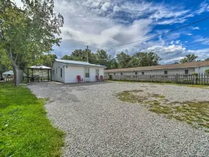 Geneva Cottage w/ Patio - Walk to Park, Lake Erie!