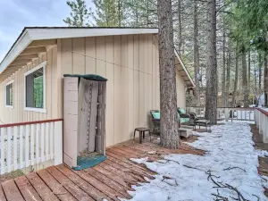 Wrightwood Home w/ Fire Pit & Views!