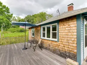 Pet-Friendly Coastal Maine Cottage by Northern Bay