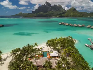 Four Seasons Resort Bora Bora