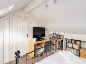 3 Bedroom - 1 Bathroom - Garden - Pet Friendly