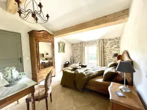 Le Domaine de La Tuilerie - Gite de Charme en Bord de Riviere Avec Piscine