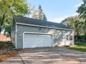 Relaxing Home, Family friendly, close to Malls, 5 miles to DT St. Paul