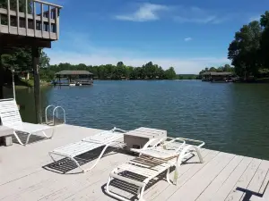Tranquility Cove-Cozy 4 BDR cottage in serene Union Hall with AC, WiFi, New Mgmt