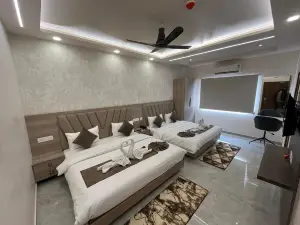 Aaditri Inn
