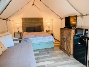 8 Blue River Camp - Glamping Cabin