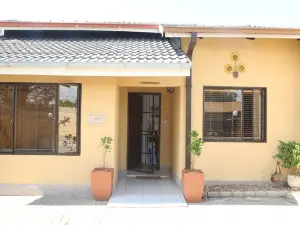 Roba Monakedi Guest Lodge