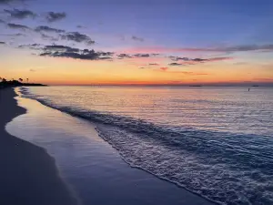 Ocean Pearl Bimini Bay Entire Condo Close to Pool with an optional golf cart