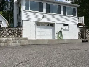 Lake Winnipesaukee Guest Cottage Vacation Rental in the heart of Alton Bay, NH!