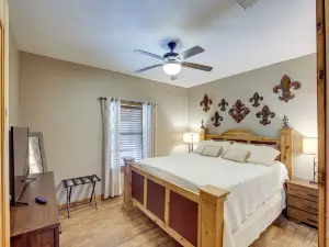 Jefferson Vacation Rental with Golf Cart!