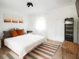 Panorama Lugasu - Cozy House with 2 Bedrooms and Hot Tub!