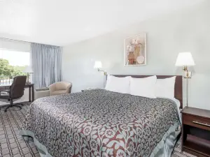 Days Inn by Wyndham St Clairsville