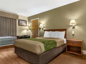 Econo Lodge Inn & Suites