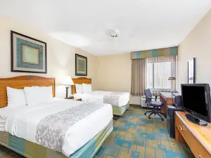 La Quinta Inn & Suites by Wyndham El Paso East Loop-375