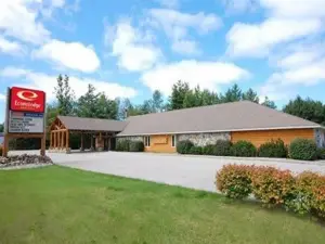 The Pinewood Lodge