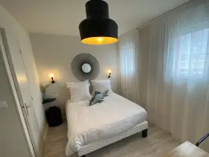 โฮเต็ล เลส์ แบ็งส์