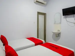 RedDoorz @ Hotel Bravo Pantai Kamali Bau Bau