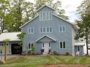 Loughbreeze Bay B&B