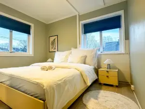 Cozy 2BR apartment with parking