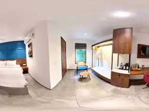 HUDSON RESORTS