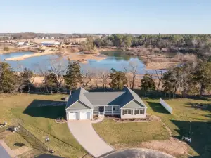 Hot Tub, Indoor Batting Cage and Pool Table - Charming Year-Round Retreat