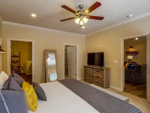 Cape Royale estate by Lake Livingston with pool, marina, & private hot tub
