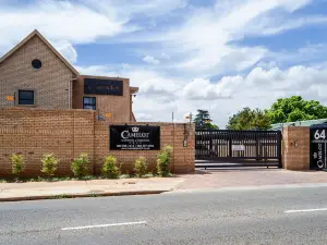 Camelot Guest House & Apartments