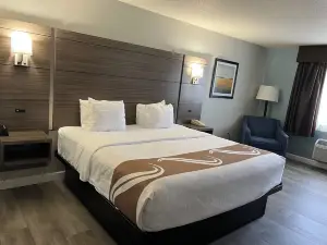 ควอลิตี้ อินน์แอนด์สวีทส์ เรดวิง