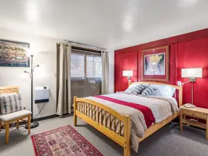Sunny, Spacious & Pet Friendly - Creekside #39