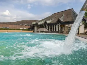 เรเวียร์ โรงแรม แซนทิสพาร์ค