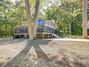 Au Gres Vacation Rental Cabin < 1 Mi to Lake Huron