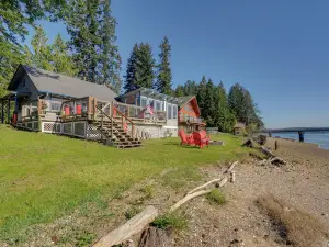 Gorgeous Allyn Getaway - No-Bank Waterfront!