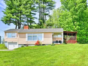 Mayfield Home w/ Private Dock on Lake Sacandaga!