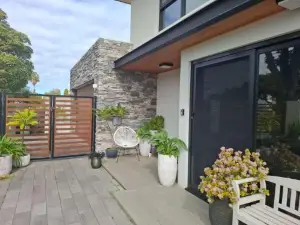 Guest Suite, Private Entrance, Bathroom, Garden, No Overlap with Host