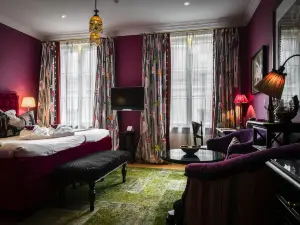 Dorsia Hotel & Restaurant