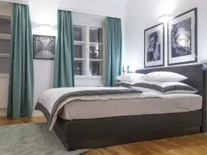 Deluxe Studio with Private Parking and Air Conditioning in the Historic City of Krems