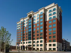 햄프턴 인 & 스위트 내셔널 하버/알렉산드리아 에어리어