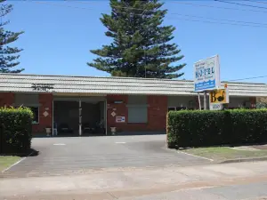 Black Swan Waterfront Motel