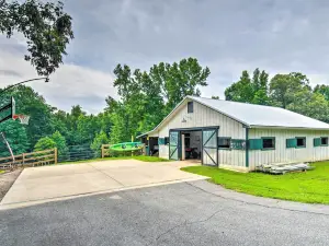 Horse-Friendly Cottage w/ Fire Pit & Grill!